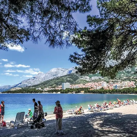 Gorgeous Apartment In Makarska With Lake View * Макарска