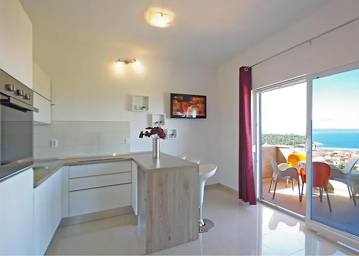 Apartment Lovely In With View Makarska