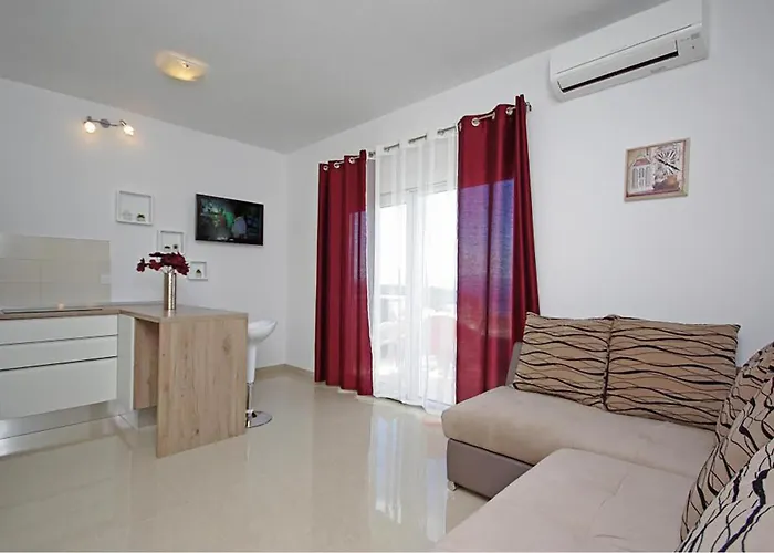 Lovely In With View Apartment