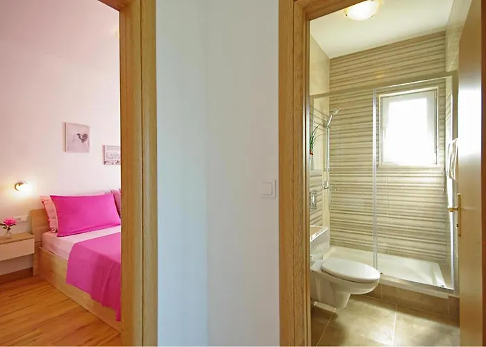 Apartman Lovely In With View Makarska